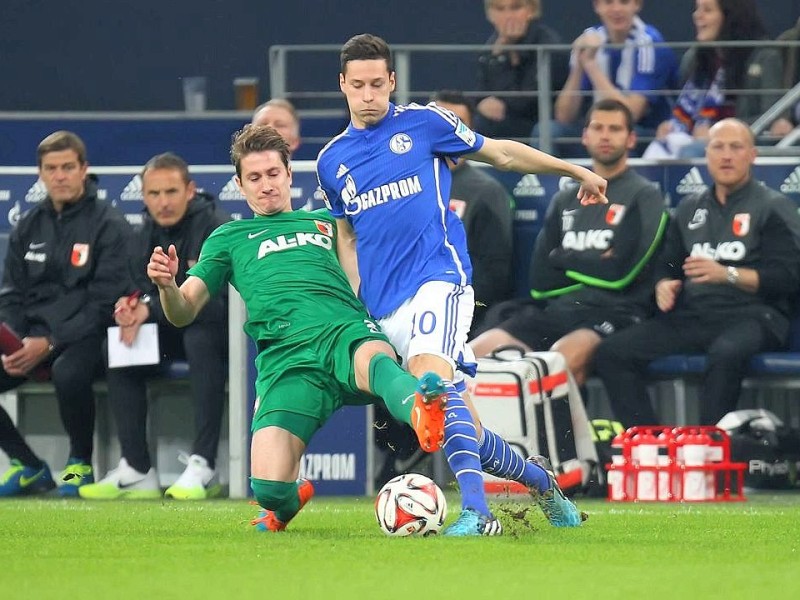 Schalke 04 feierte einen wichtigen, allerdings auch glücklichen 1:0-Sieg gegen den FC Augsburg - und musste diesen Sieg teuer bezahlen: Julian Draxler verletzte sich wohl schwer am Oberschenkel.