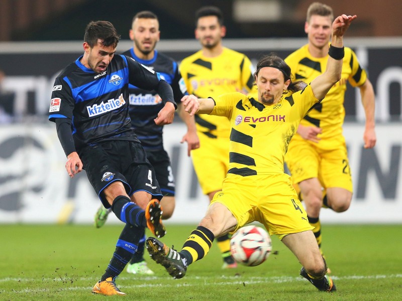 Der SC Paderborn und Borussia Dortmund trennen sich am 12. Spieltag der Fußball-Bundesliga mit einem 2:2. Die Bilder vom Spiel in Paderborn.