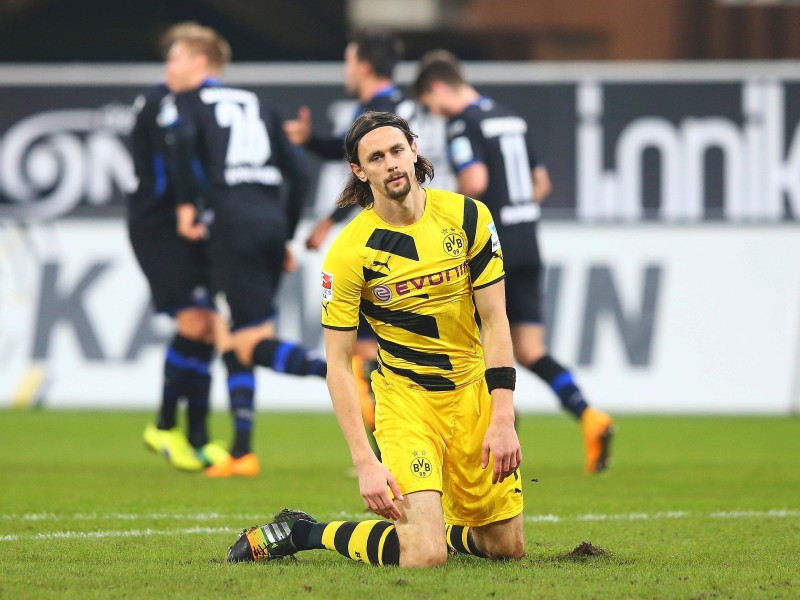 Der SC Paderborn und Borussia Dortmund trennen sich am 12. Spieltag der Fußball-Bundesliga mit einem 2:2. Die Bilder vom Spiel in Paderborn.