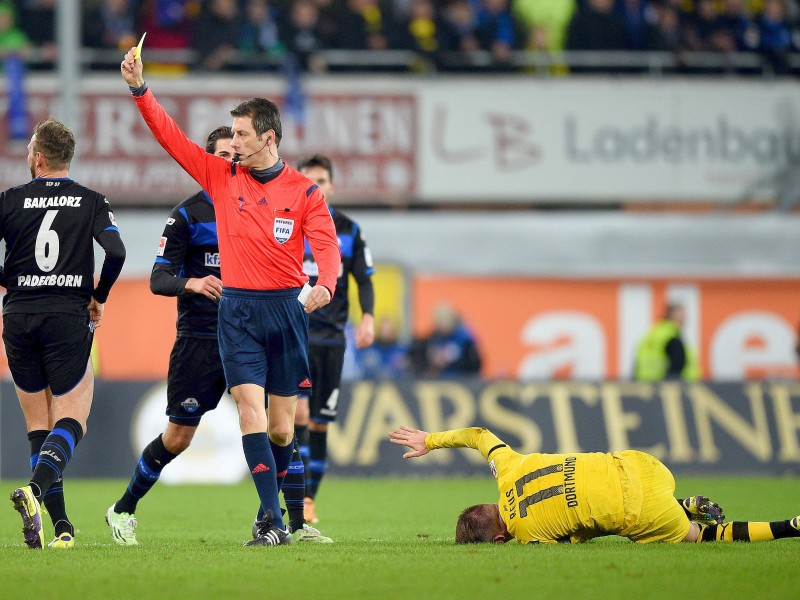 Der SC Paderborn und Borussia Dortmund trennen sich am 12. Spieltag der Fußball-Bundesliga mit einem 2:2. Die Bilder vom Spiel in Paderborn.