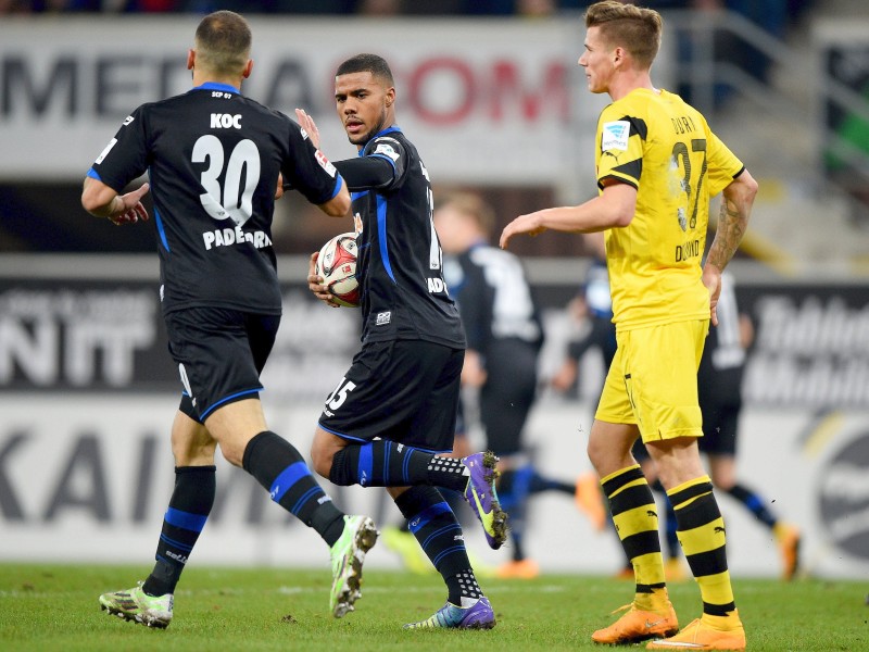 Der SC Paderborn und Borussia Dortmund trennen sich am 12. Spieltag der Fußball-Bundesliga mit einem 2:2. Die Bilder vom Spiel in Paderborn.