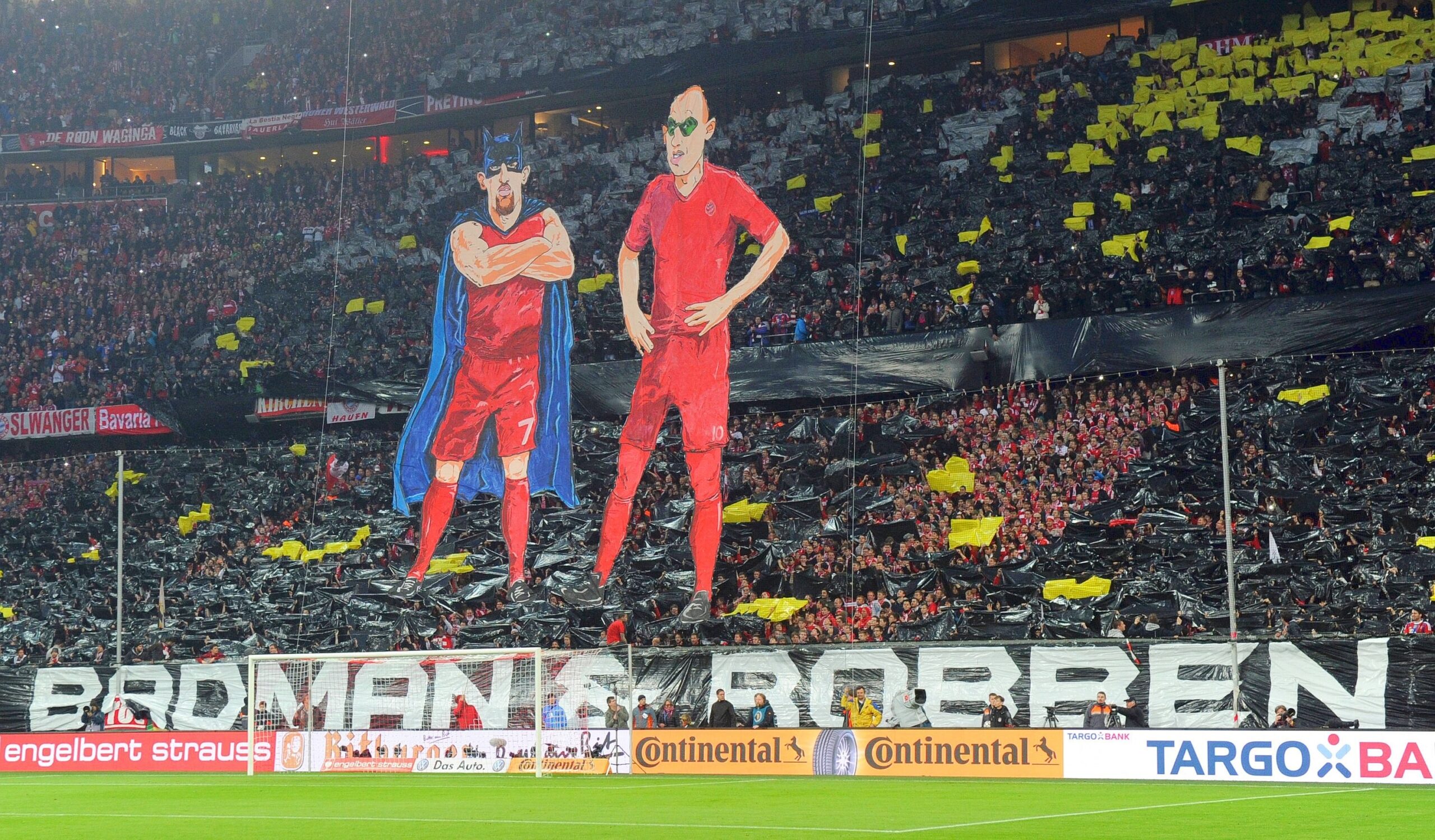 “The Real Badman & Robben” - die Anhänger des Pokal-Titelverteidigers Bayern München hatten für das Halbfinale eine Choreographie vorbereitet, die jedoch in die Kategorie “Gewollt und nicht gekonnt” fiel.