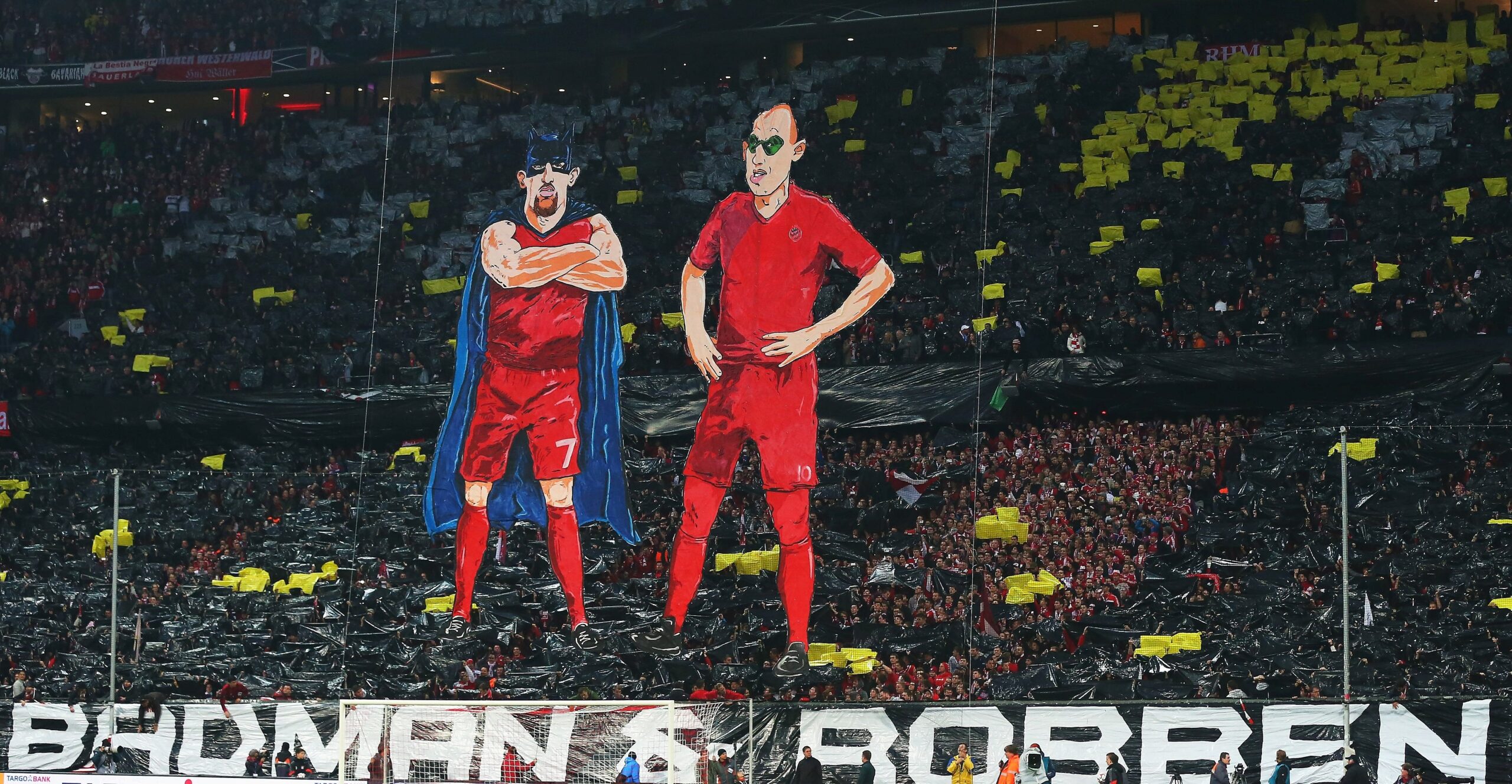 “The Real Badman & Robben” - die Anhänger des Pokal-Titelverteidigers Bayern München hatten für das Halbfinale eine Choreographie vorbereitet, die jedoch in die Kategorie “Gewollt und nicht gekonnt” fiel.