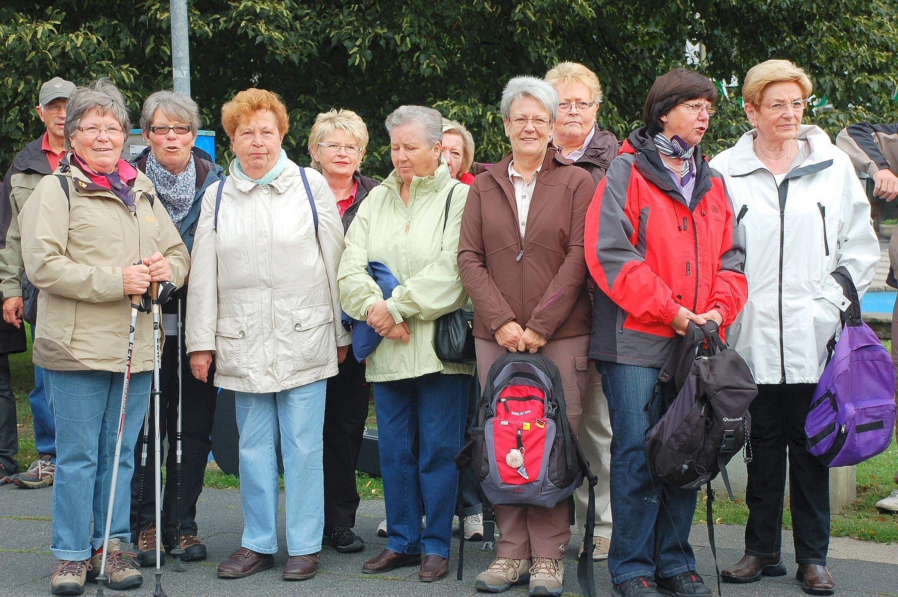 Der 25. Juli ist seit dem achten Jahrhundert Festtag für den Apostel Jakobus. Dass die Pilgergemeinde aus Lünen und Umgebung ihn am vergangenen Samstag schon zwei Tage früher feierte, hatte organisatorische Gründe. Denn nicht nur Rentner, sondern auch Menschen, die im Arbeitsleben stehen, sollten mit eingeschlossen werden. Dass sich dann aber so viele Pilger einfanden, die an der zwölf Kilometer langen Wanderung von Herbern nach Werne teilnahmen, überraschte selbst „Cheforganisator“ Horst Störmer.