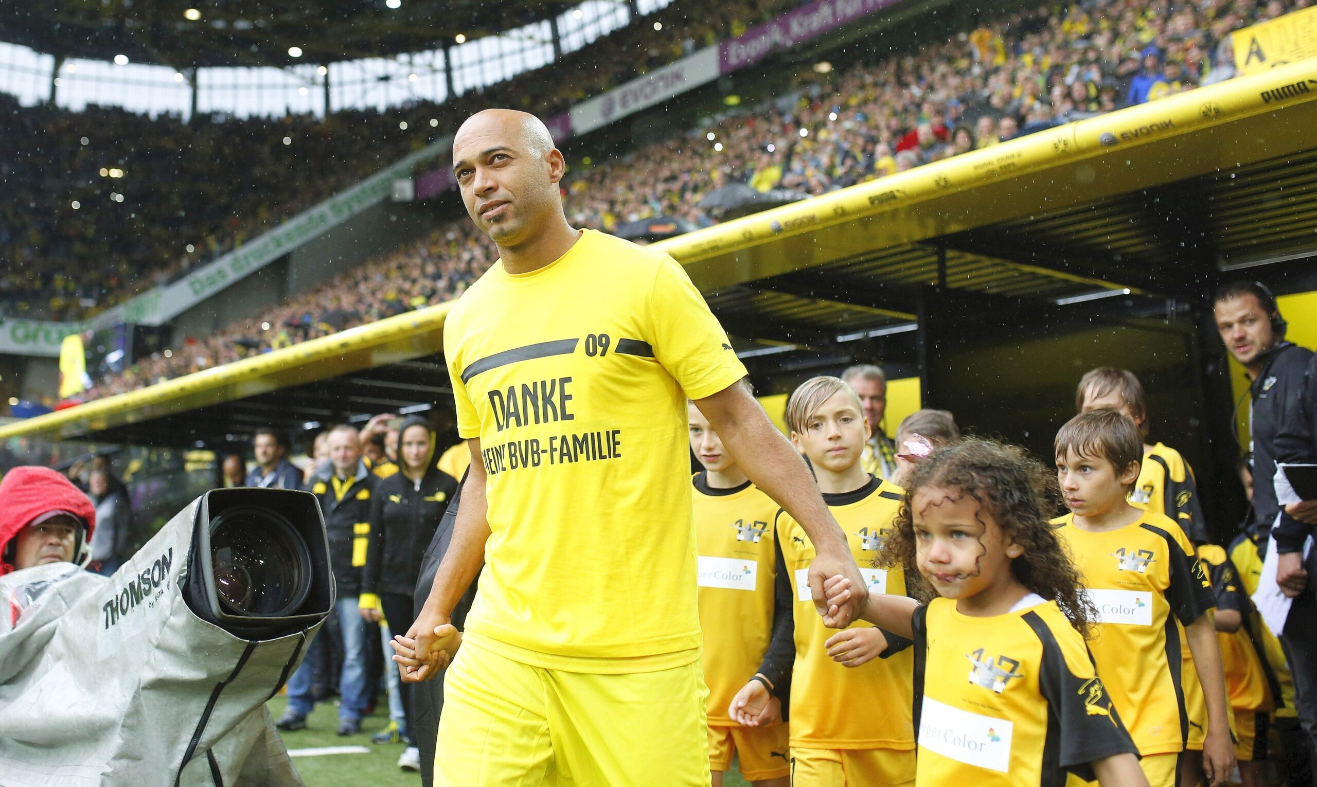 Beim Abschiedsspiel von Leonardo Dede kamen viele ehemalige BVB- und Bundesliga-Stars zusammen, um den Brasilianer zu feiern.