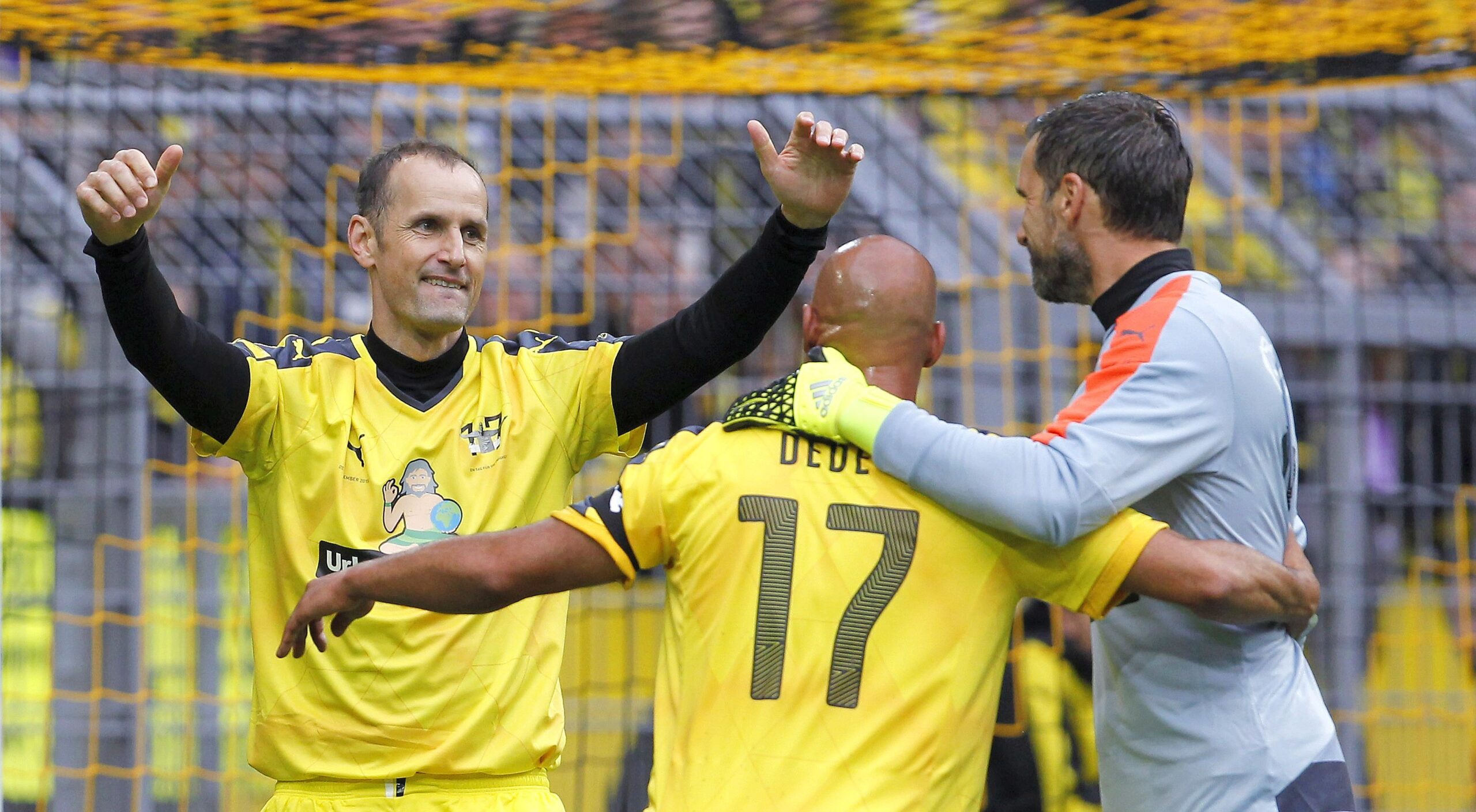 Beim Abschiedsspiel von Leonardo Dede kamen viele ehemalige BVB- und Bundesliga-Stars zusammen, um den Brasilianer zu feiern.