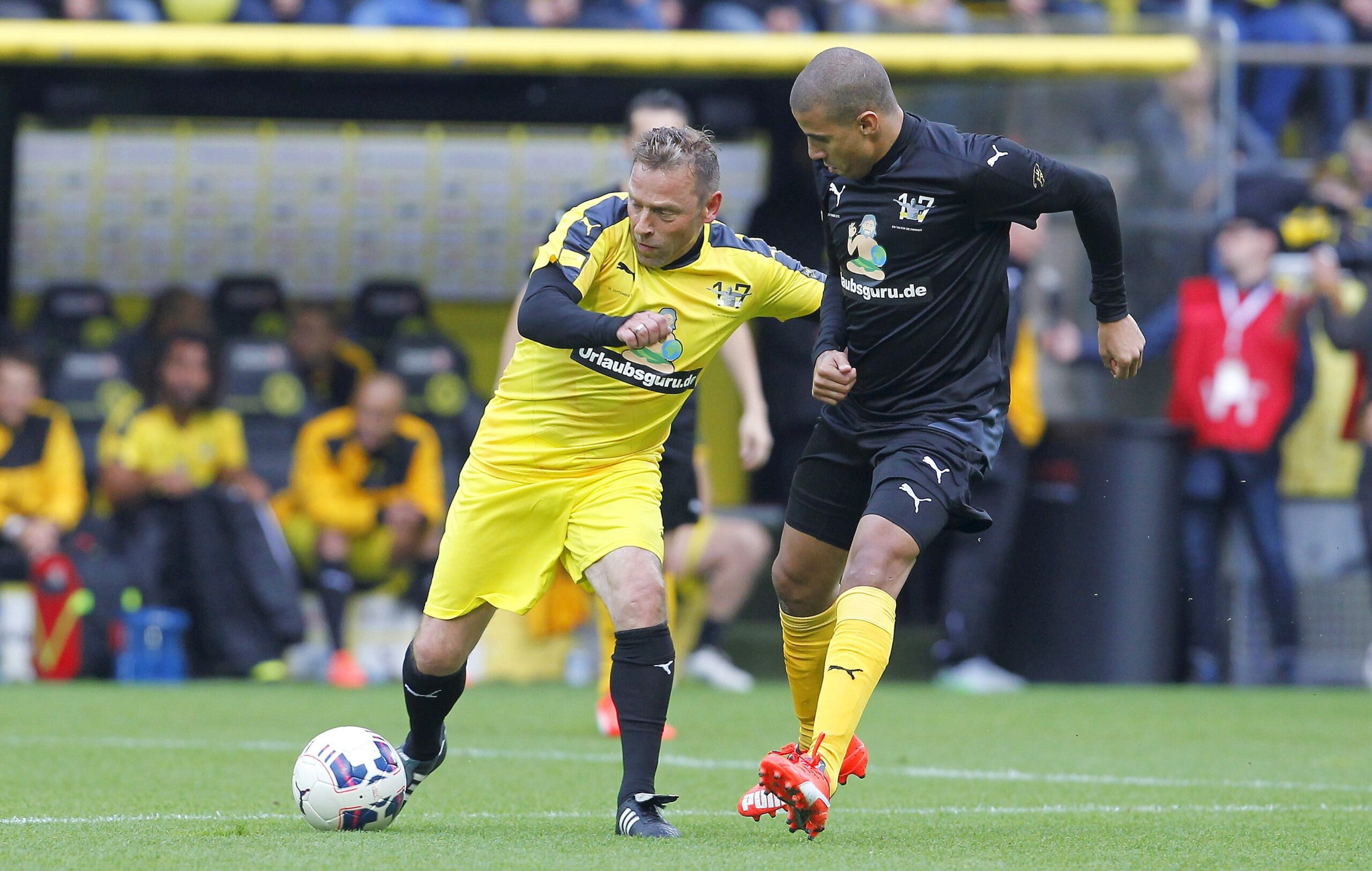 Beim Abschiedsspiel von Leonardo Dede kamen viele ehemalige BVB- und Bundesliga-Stars zusammen, um den Brasilianer zu feiern.