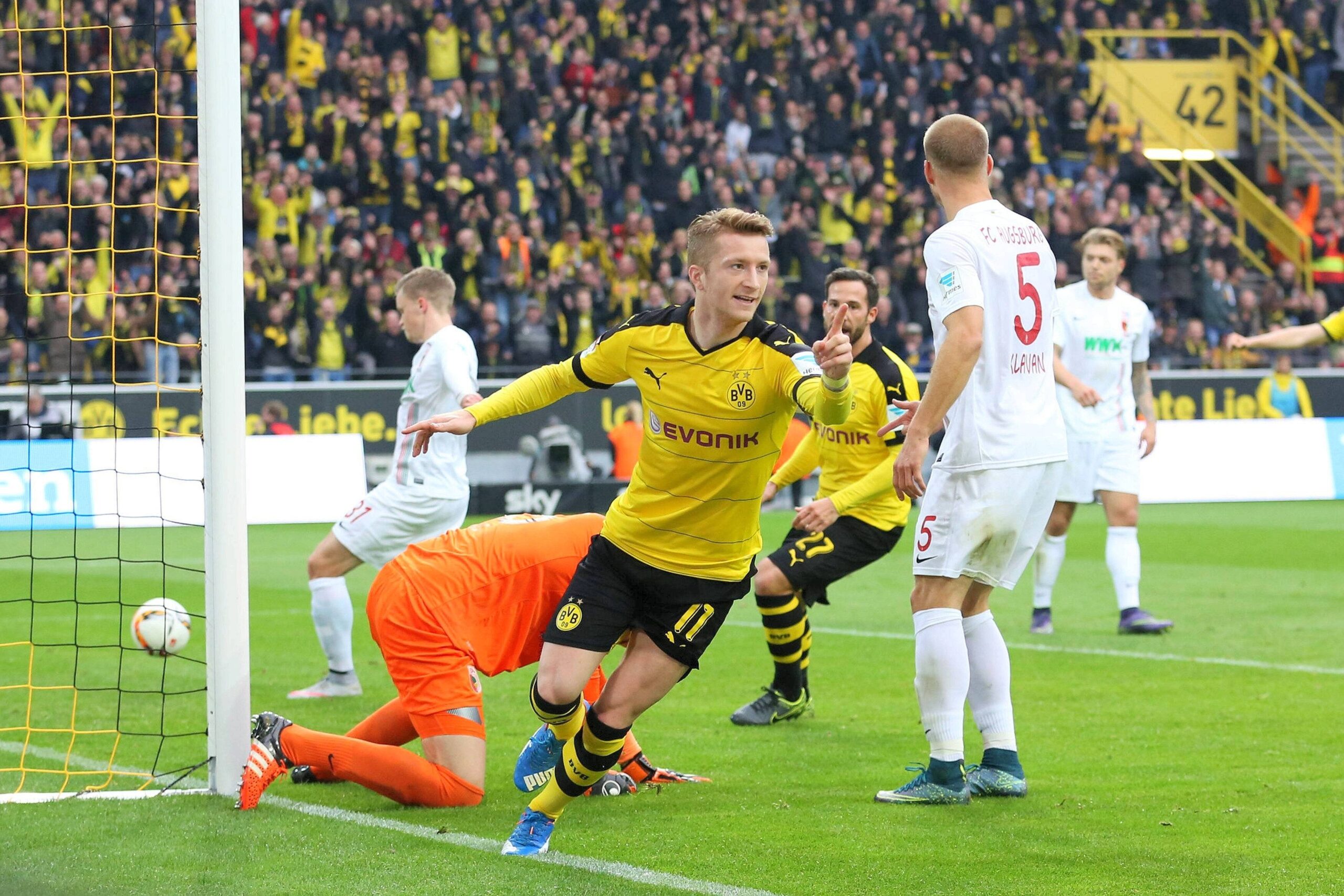 Dortmund schlägt Augsburg 5:1.