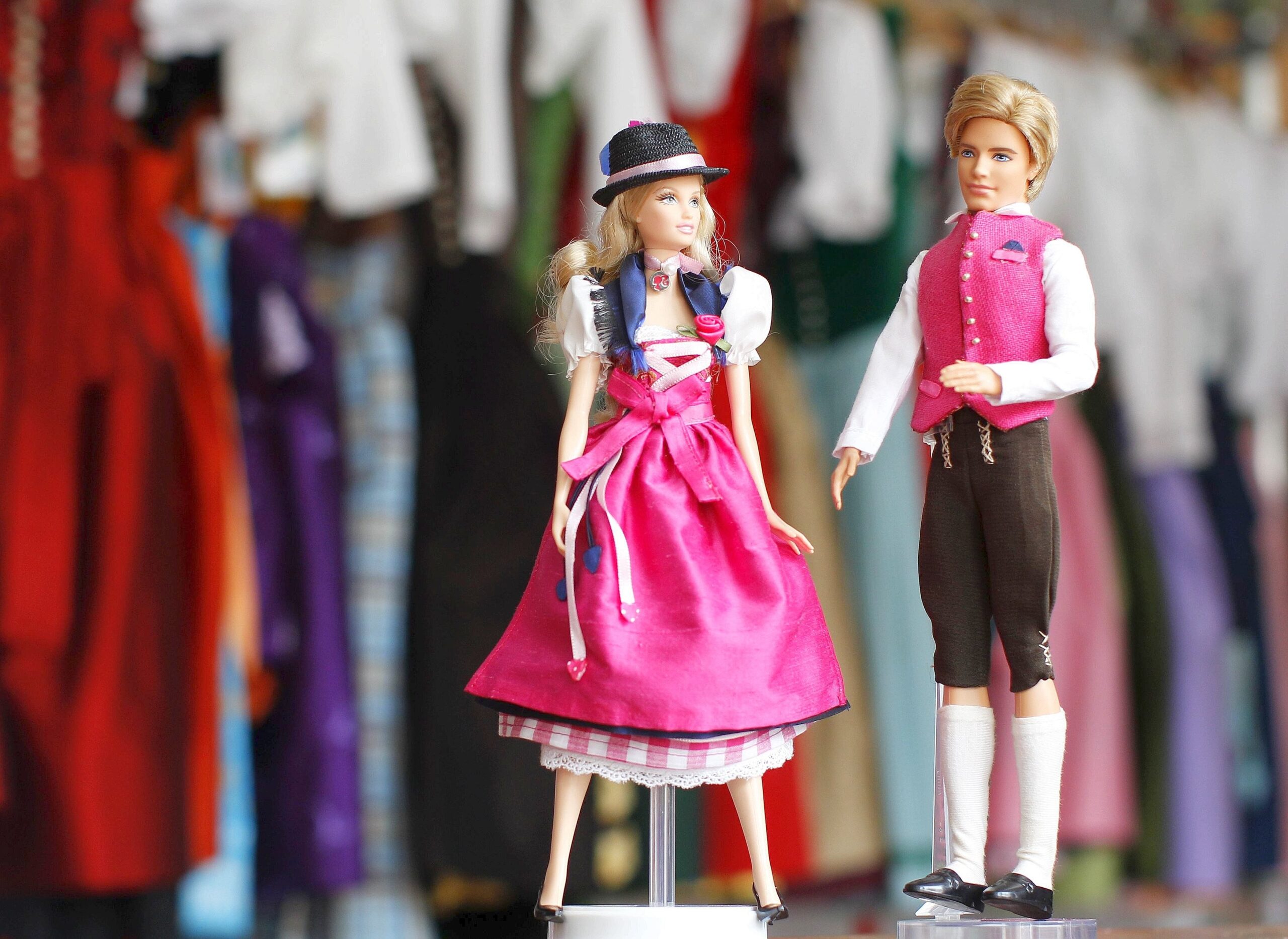 Geld wolln's alle machen mit ihrer Tracht. Jetzt gibt's a die Wiesn-Barbie.