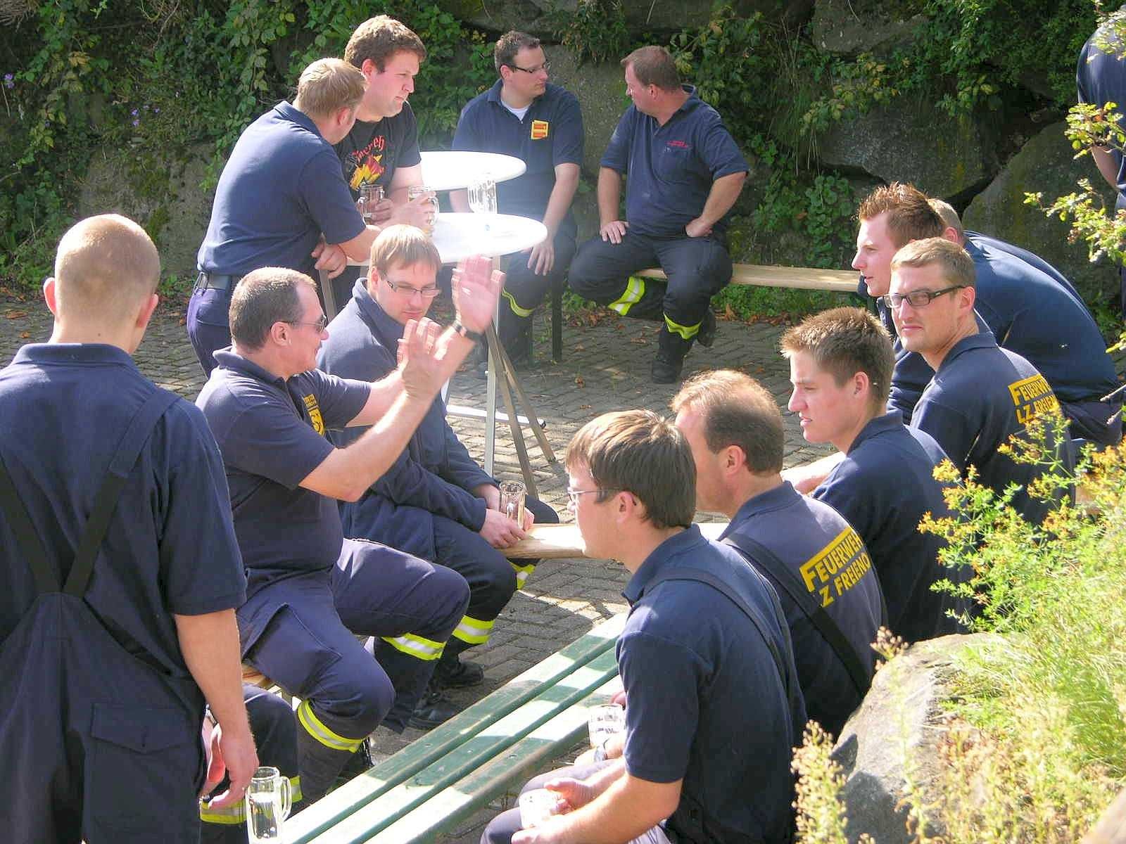 Seit 1991 wird im Hochsauerlandkreis der Leistungsnachweis der Feuerwehren nach den Richtlinien des Feuerwehrverbandes durchgeführt. Die Löschgruppe Berge der Freiwilligen Feuerwehr Meschede war am Samstag Ausrichter dieser fast schon traditionellen mittlerweile 21. Veranstaltung.