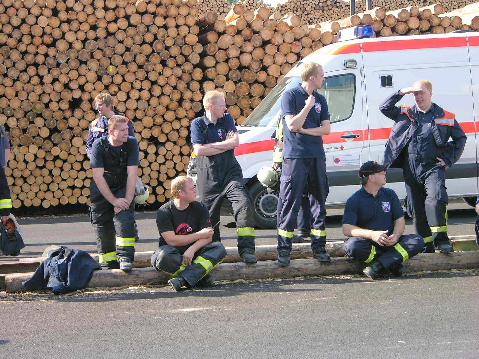 Seit 1991 wird im Hochsauerlandkreis der Leistungsnachweis der Feuerwehren nach den Richtlinien des Feuerwehrverbandes durchgeführt. Die Löschgruppe Berge der Freiwilligen Feuerwehr Meschede war am Samstag Ausrichter dieser fast schon traditionellen mittlerweile 21. Veranstaltung.