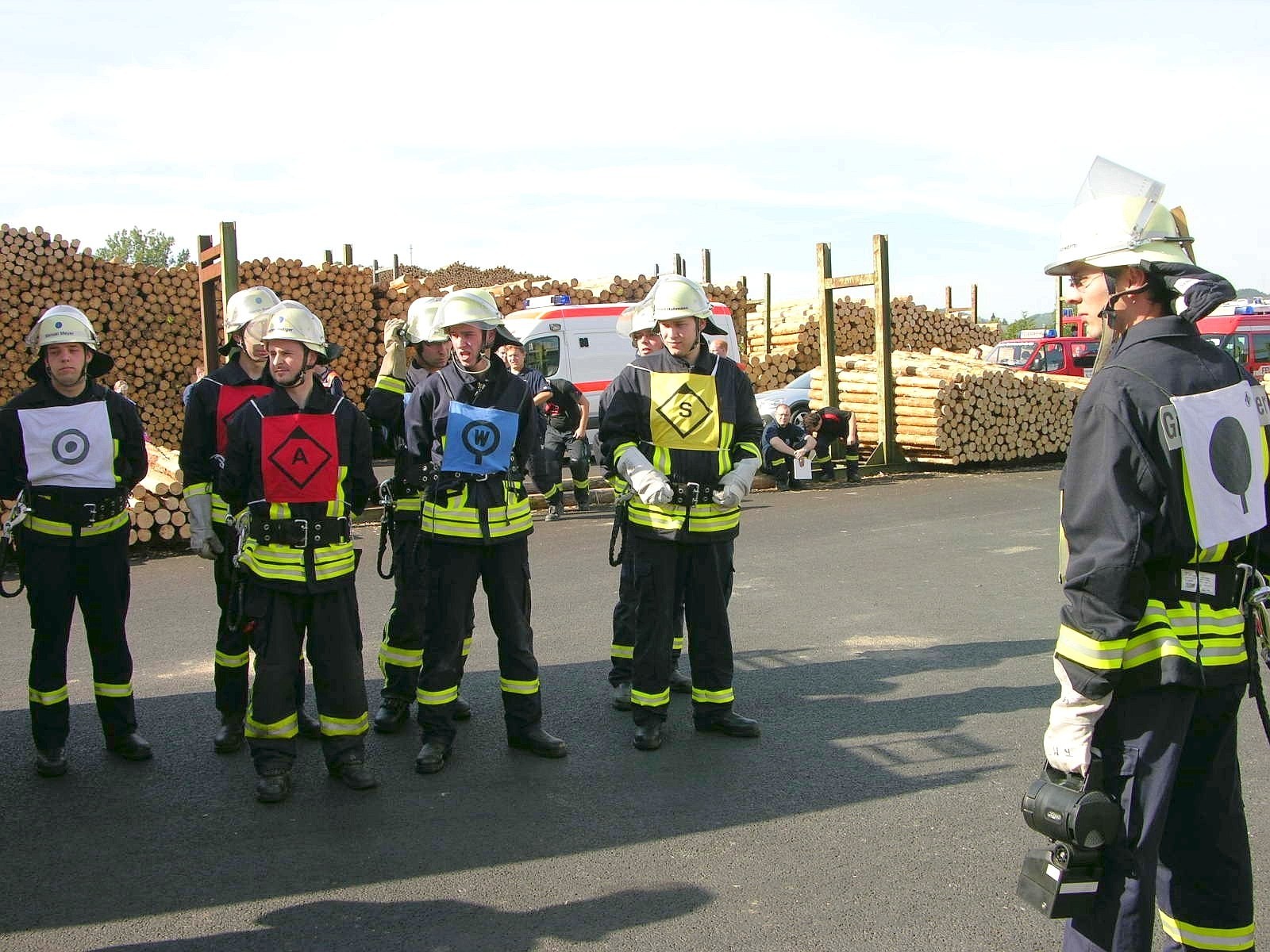 Seit 1991 wird im Hochsauerlandkreis der Leistungsnachweis der Feuerwehren nach den Richtlinien des Feuerwehrverbandes durchgeführt. Die Löschgruppe Berge der Freiwilligen Feuerwehr Meschede war am Samstag Ausrichter dieser fast schon traditionellen mittlerweile 21. Veranstaltung.