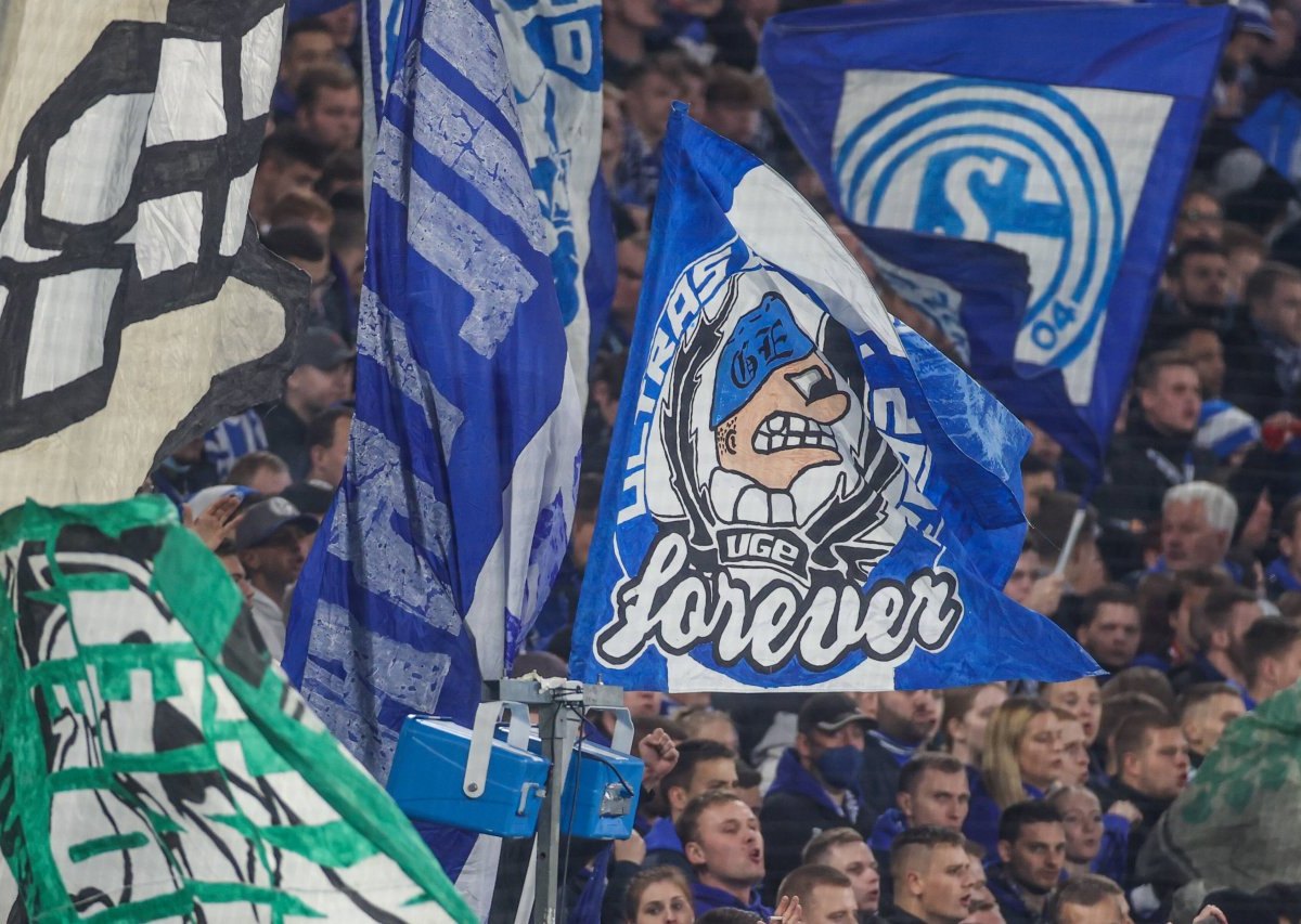 schalke-ultras.jpg