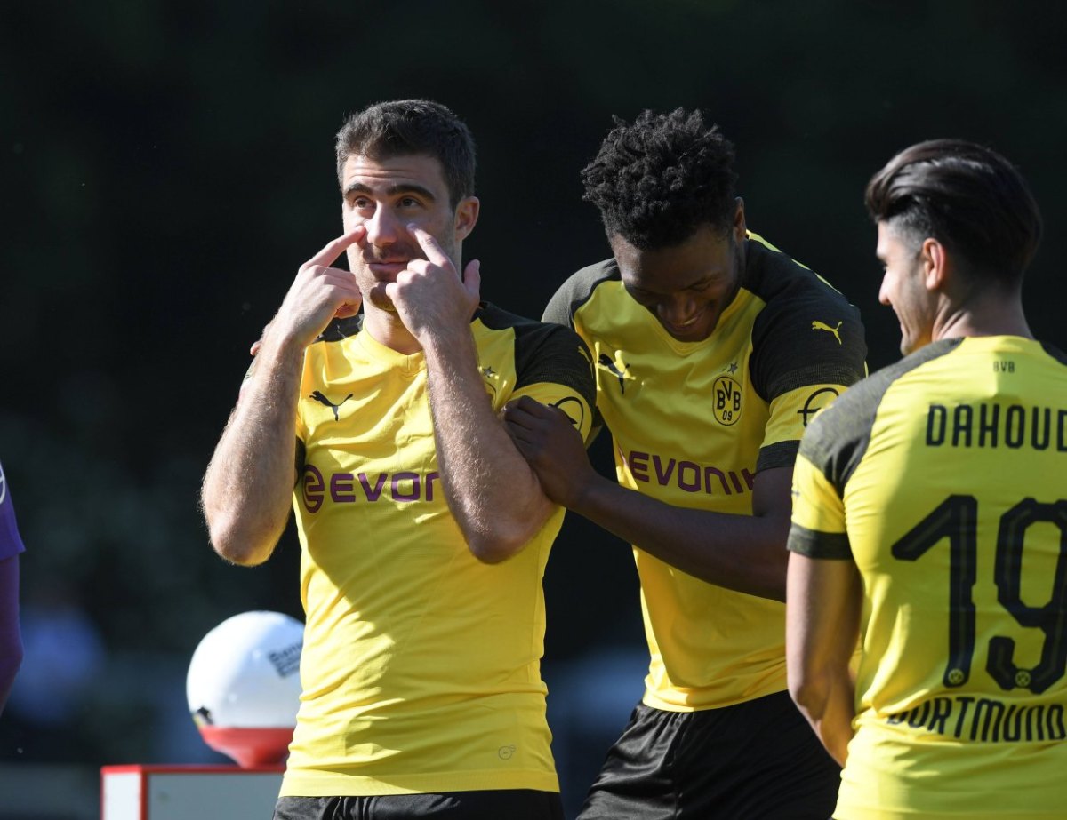 sokratis-bvb-borussia-dortmund-fc-arsenal