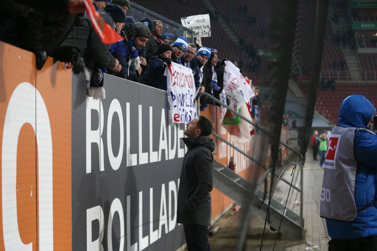 Domenico Tedesco suchte nach dem Spiel das Gespräch mit den Fans.