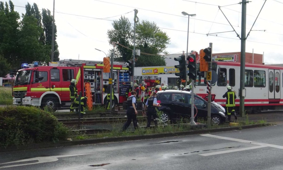 unfall dortmund straßenbahn.jpg