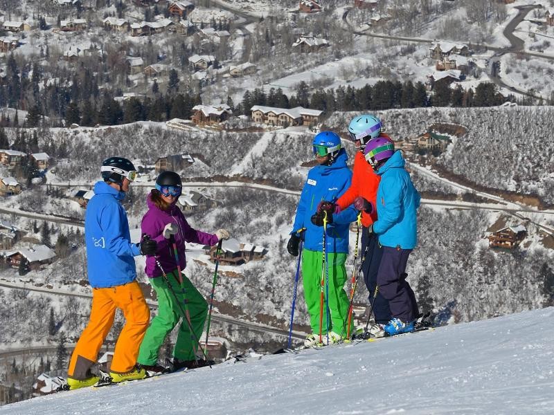 Weitläufige Aussichten bietet das Ski-Resort Steamboat, das rund 250 Kilometer von Denver entfernt liegt.