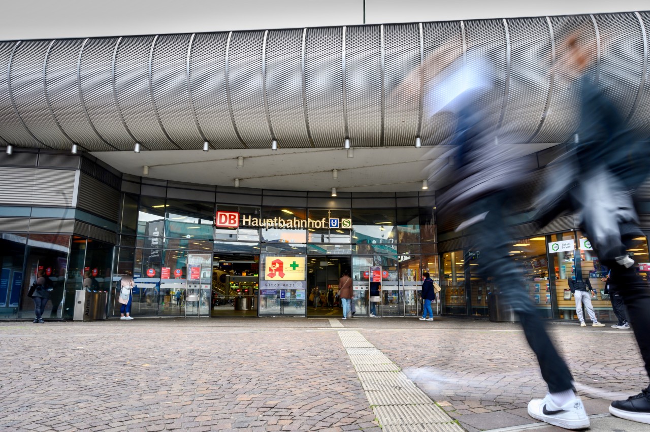 Am Hauptbahnhof in Gelsenkirchen konnte ein Mann seinen Augen kaum trauen. (Symbolbild)