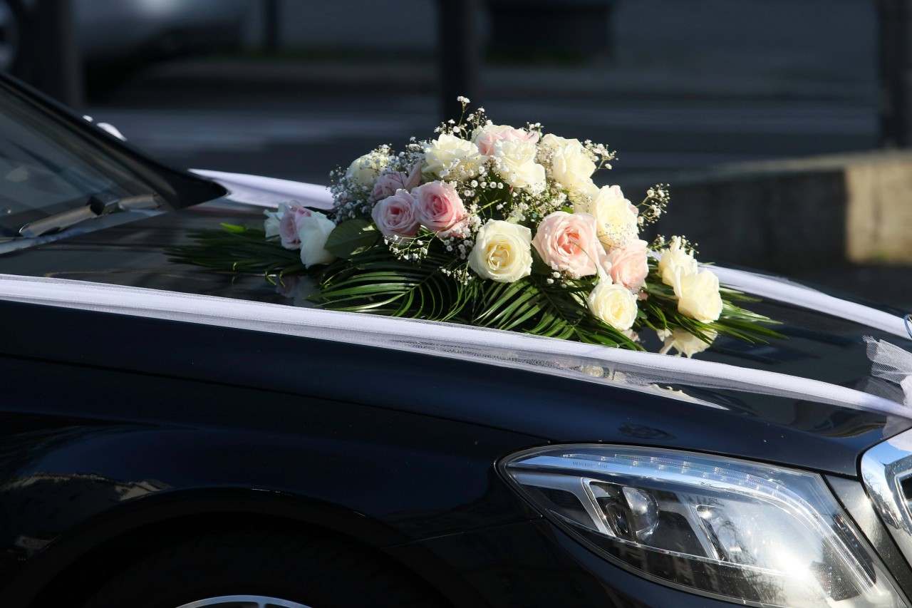 Hochzeit in Bochum: Die Polizei hat einen Korso wegen Luftschüssen gestoppt. (Symbolfoto)