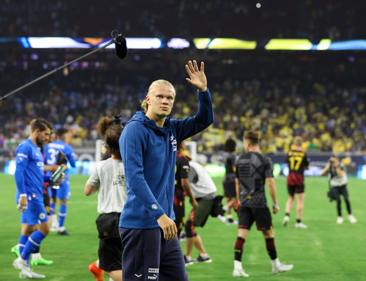 Das dürfte sich Erling Haaland anders vorgestellt haben. Der Einstand verlief für den Ex-BVB-Star äußerst bitter.