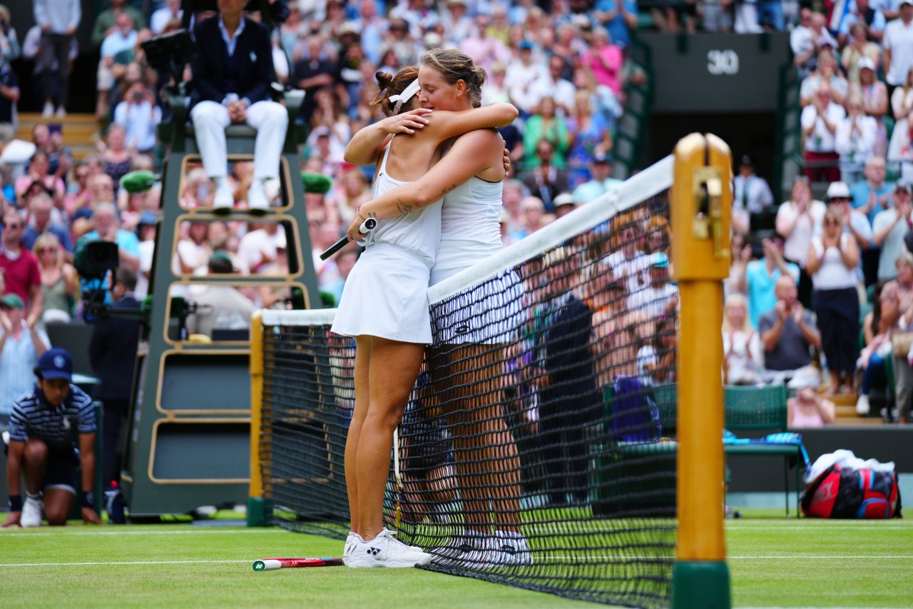 Wimbledon 2022: Das deutsche Duell konnte Tatjana Maria (l.) für sich entscheiden.