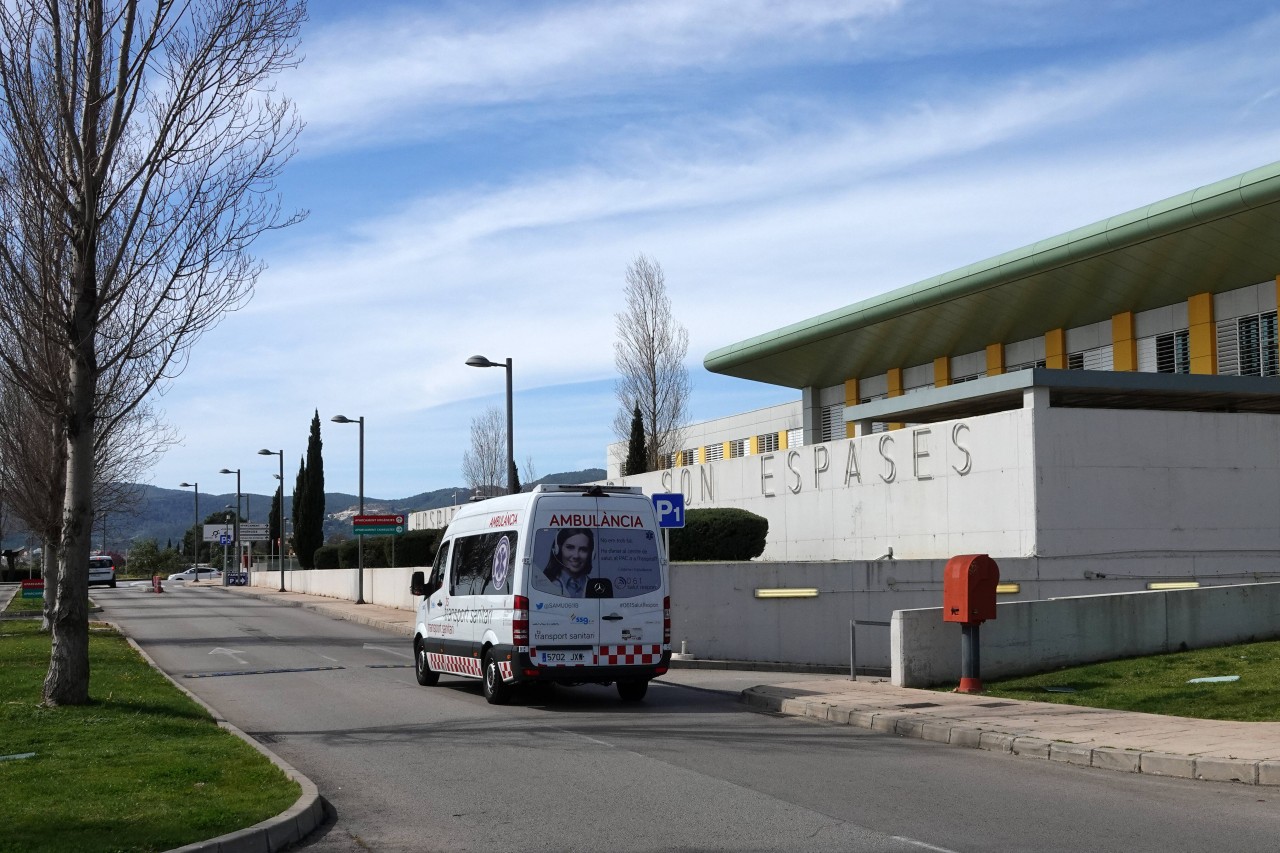 Das Universitätskrankenhaus Son Espases in Palma de Mallorca im Frühling 2020. 