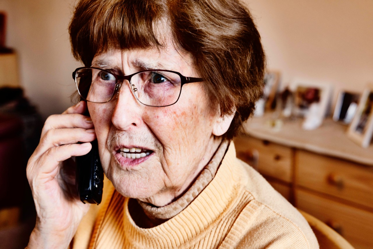 Achtung, Enkeltrick! Fast hätte es eine Seniorin in Oberhausen erwischt. (Symbolbild)