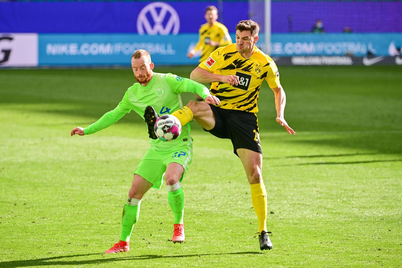 Maximilian Arnold (l.) wäre beinahe beim BVB gelandet.