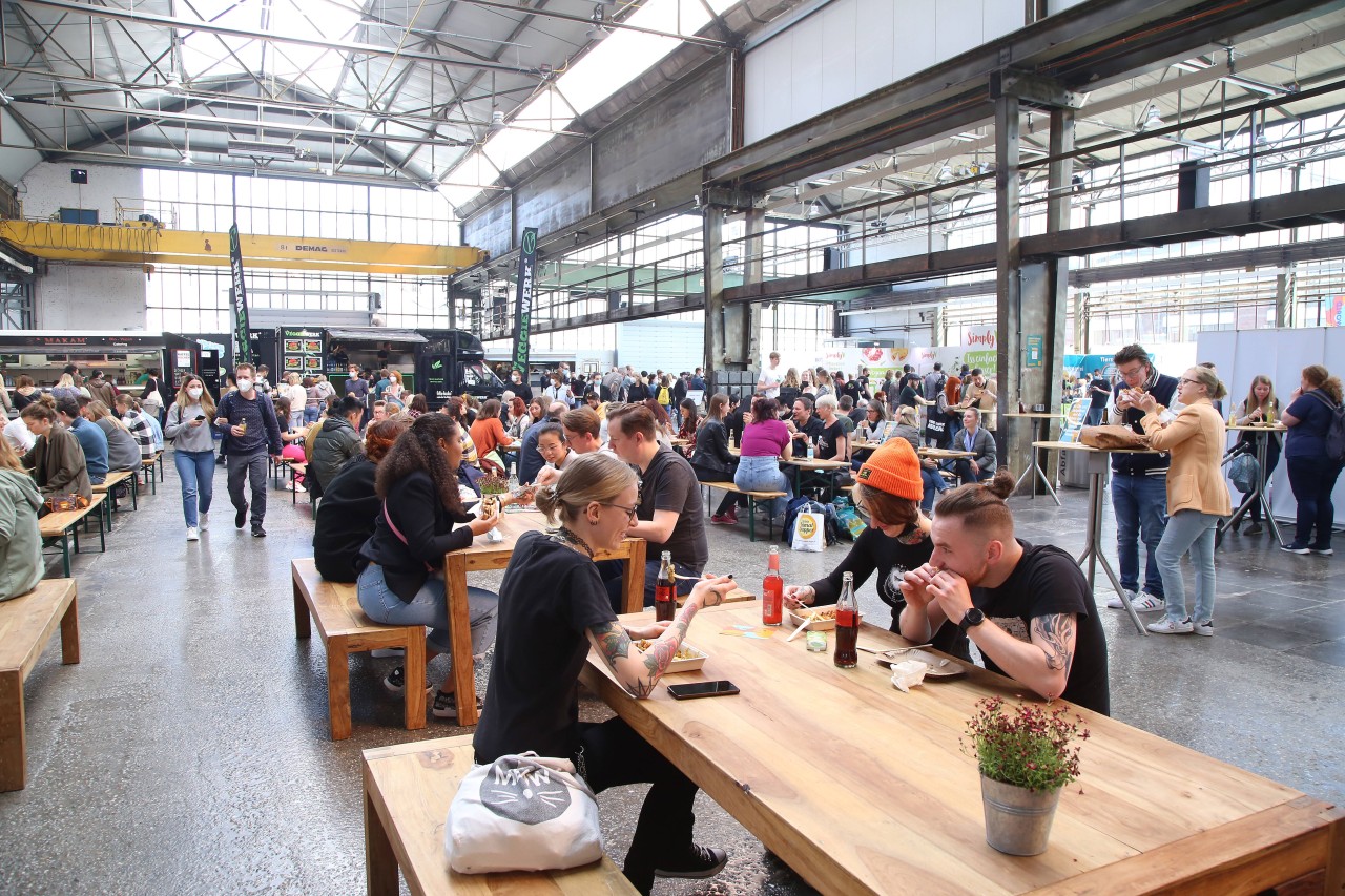 So kulinarisch wie bei dieser „VeggieWorld“-Messe hätte es auch in Dortmund zugehen können.