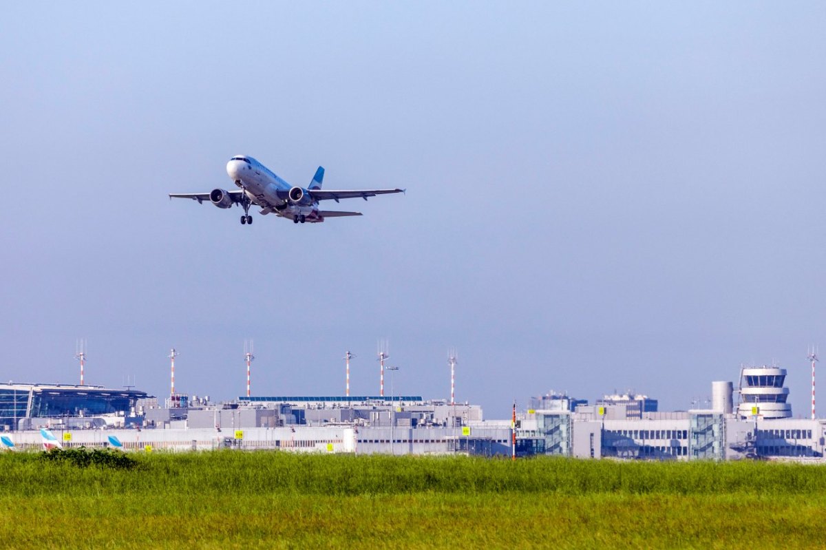 Flughafen DÃ¼sseldorf.jpg
