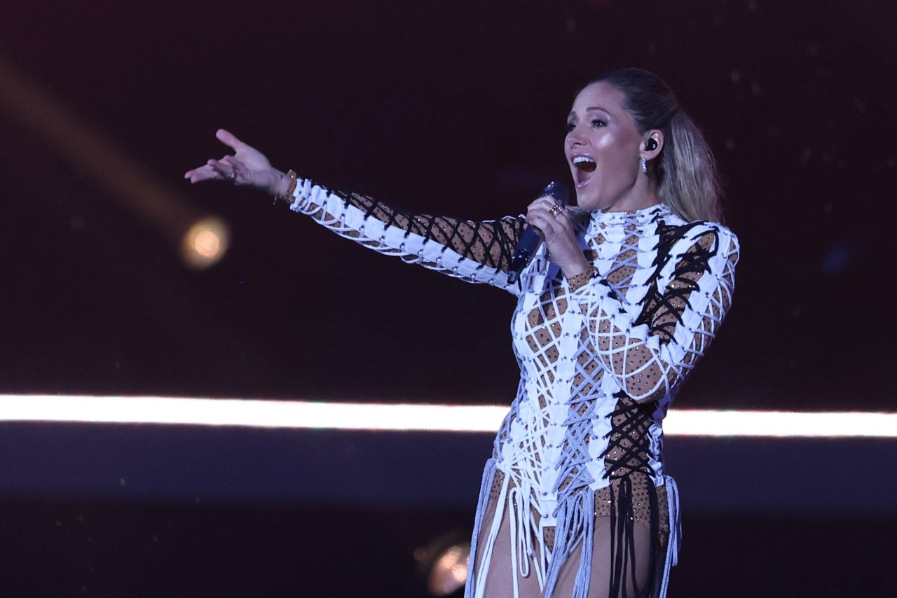 Helene Fischer: Dieses Netzkleid war wohl der Blickfang des Abends. Wie teuer es ist, ist unbekannt. Ein Schnäppchen dürfte es nicht gewesen sein.