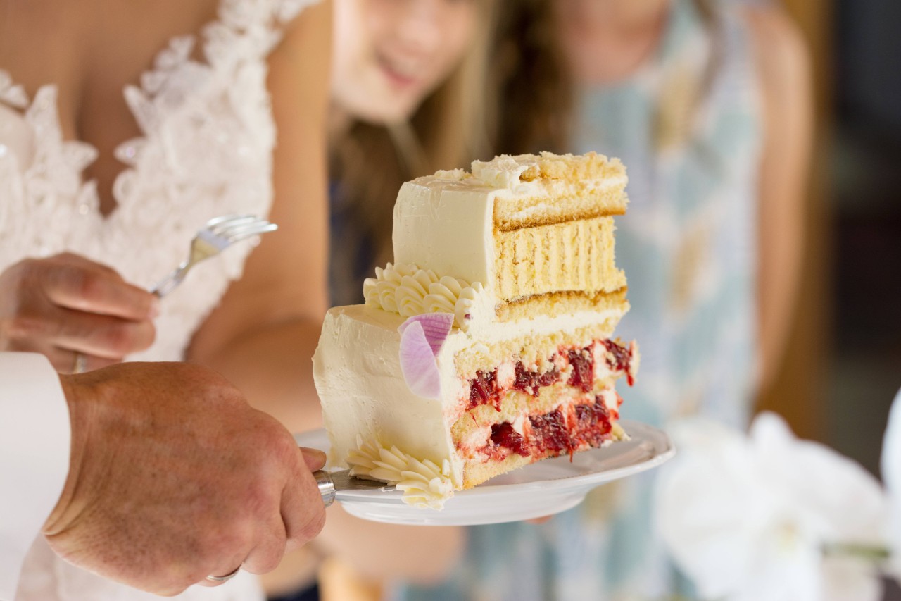 Hochzeit: Ein unbekannter Gast schlich sich auf eine Feier. (Symbolbild)