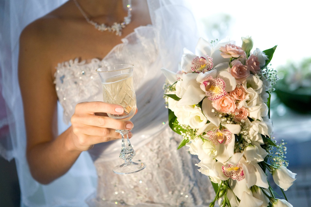 Auf ihrer eigenen Hochzeit muss sich die Braut plötzlich rechtfertigen. (Symbolbild)