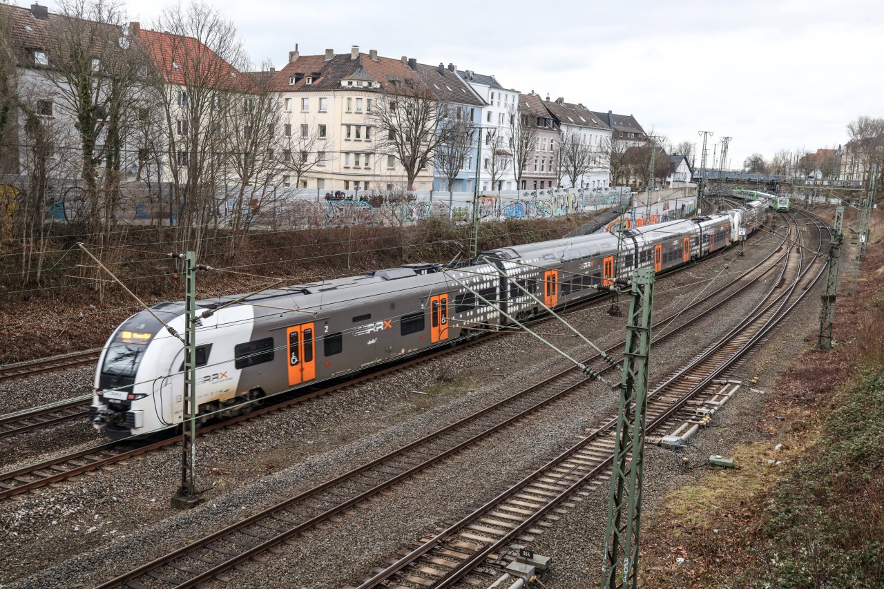 Ruhrgebiet: Eine Frau erlebte im RE1 einen wahren Albtraum. (Symbolbild)