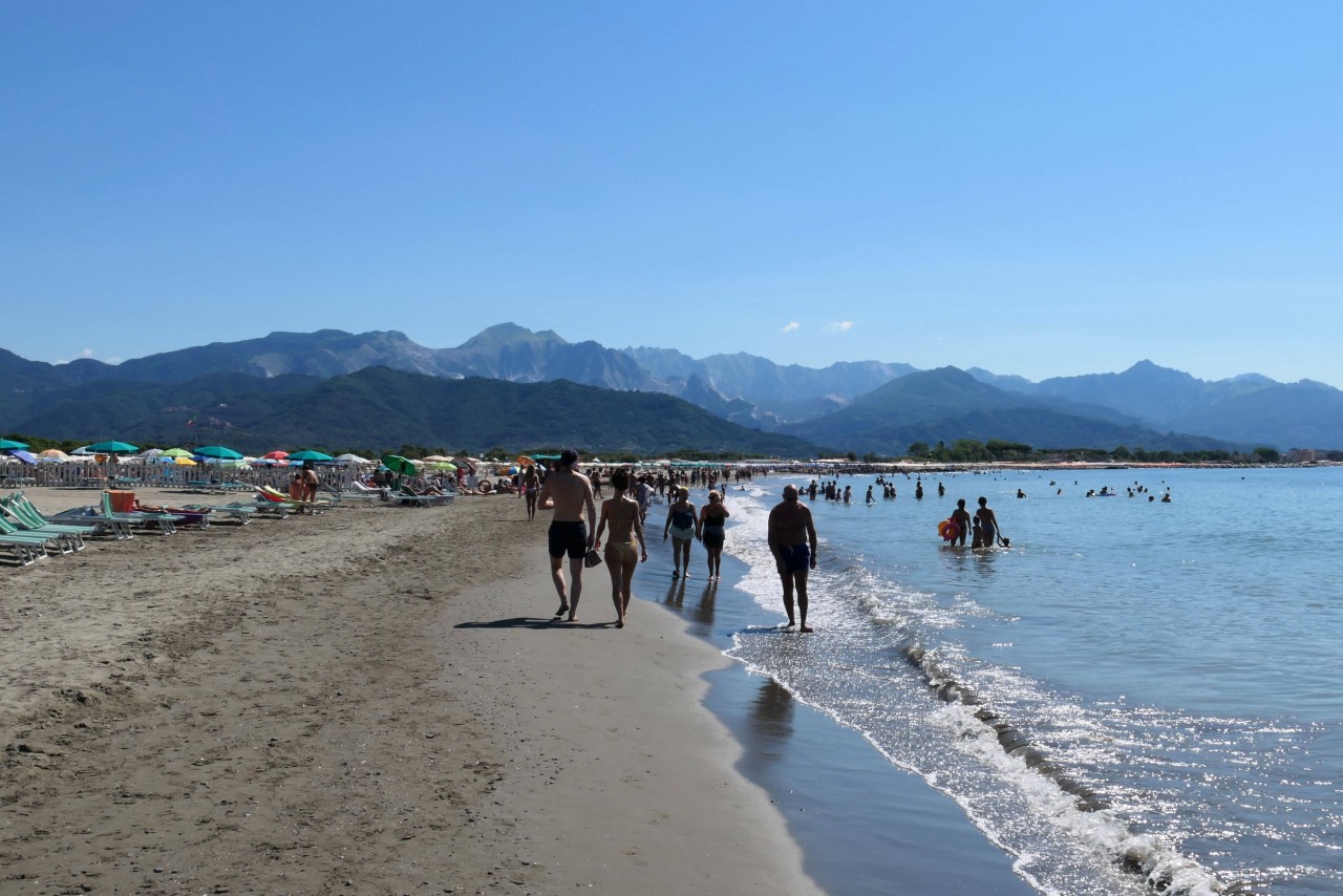 In ihrem Urlaub in Italien wurden Touristen Augenzeugen einer Schießerei. (Symbolbild)