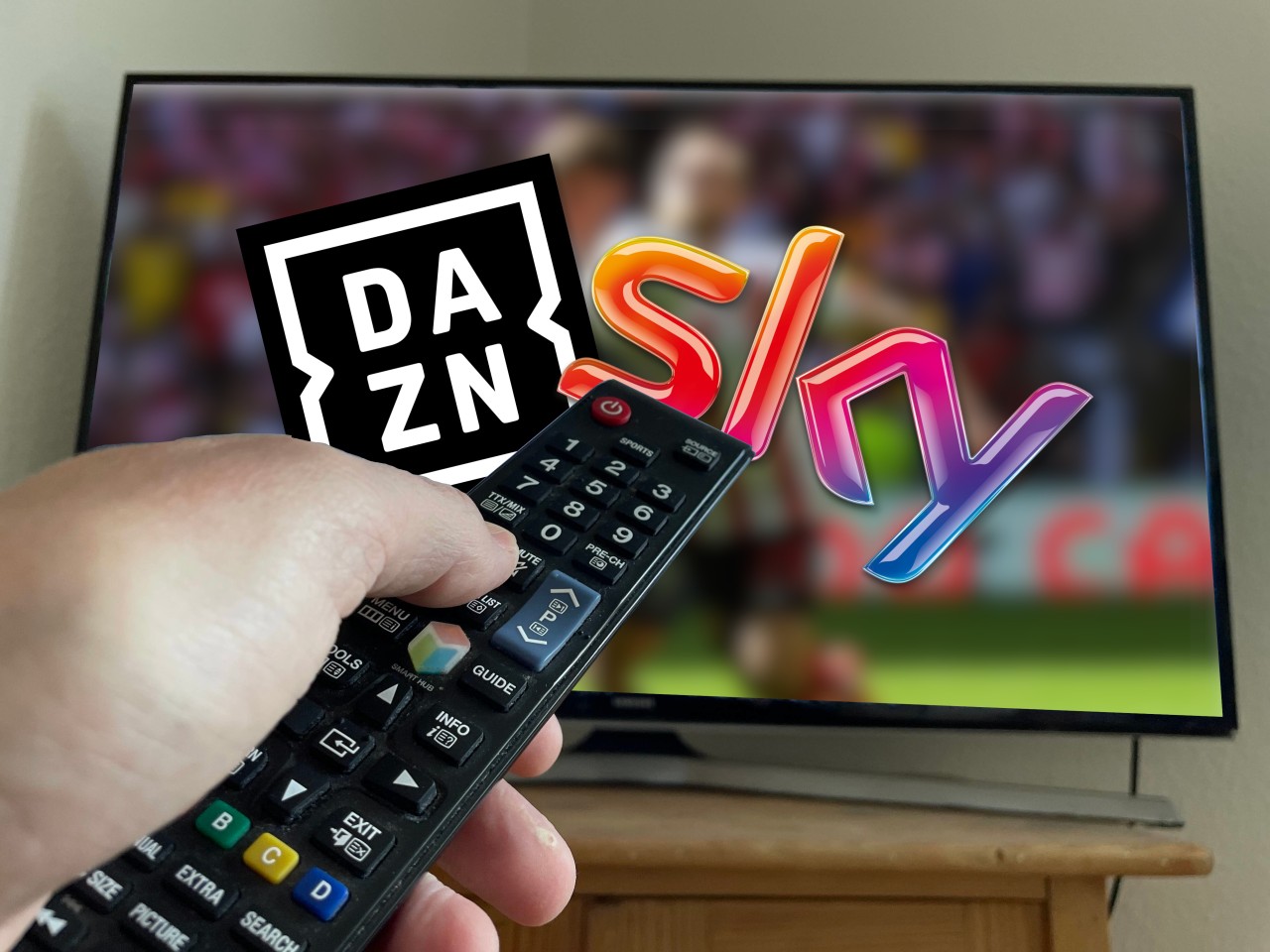 DAZN sticht Sky erneut bei einem großen England-Rechtepaket aus. (Symbolfoto)