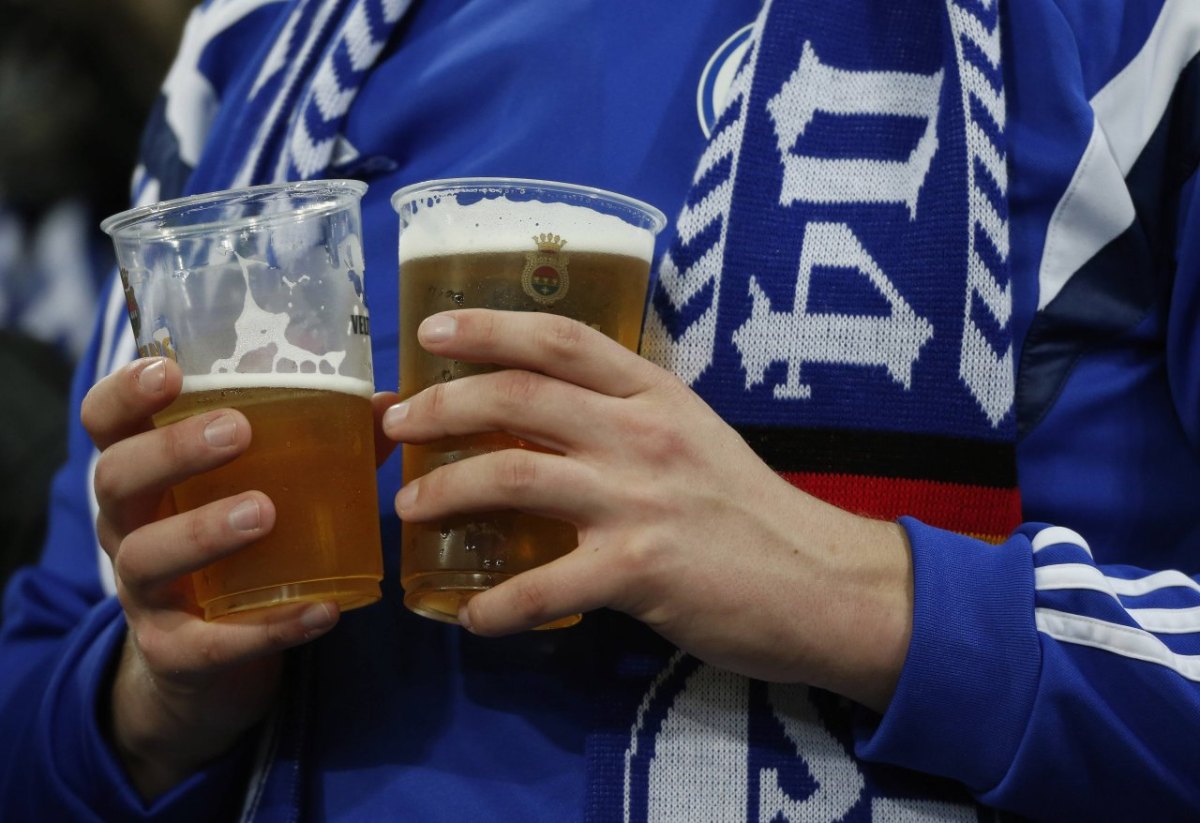 schalke-bierbecher.jpg