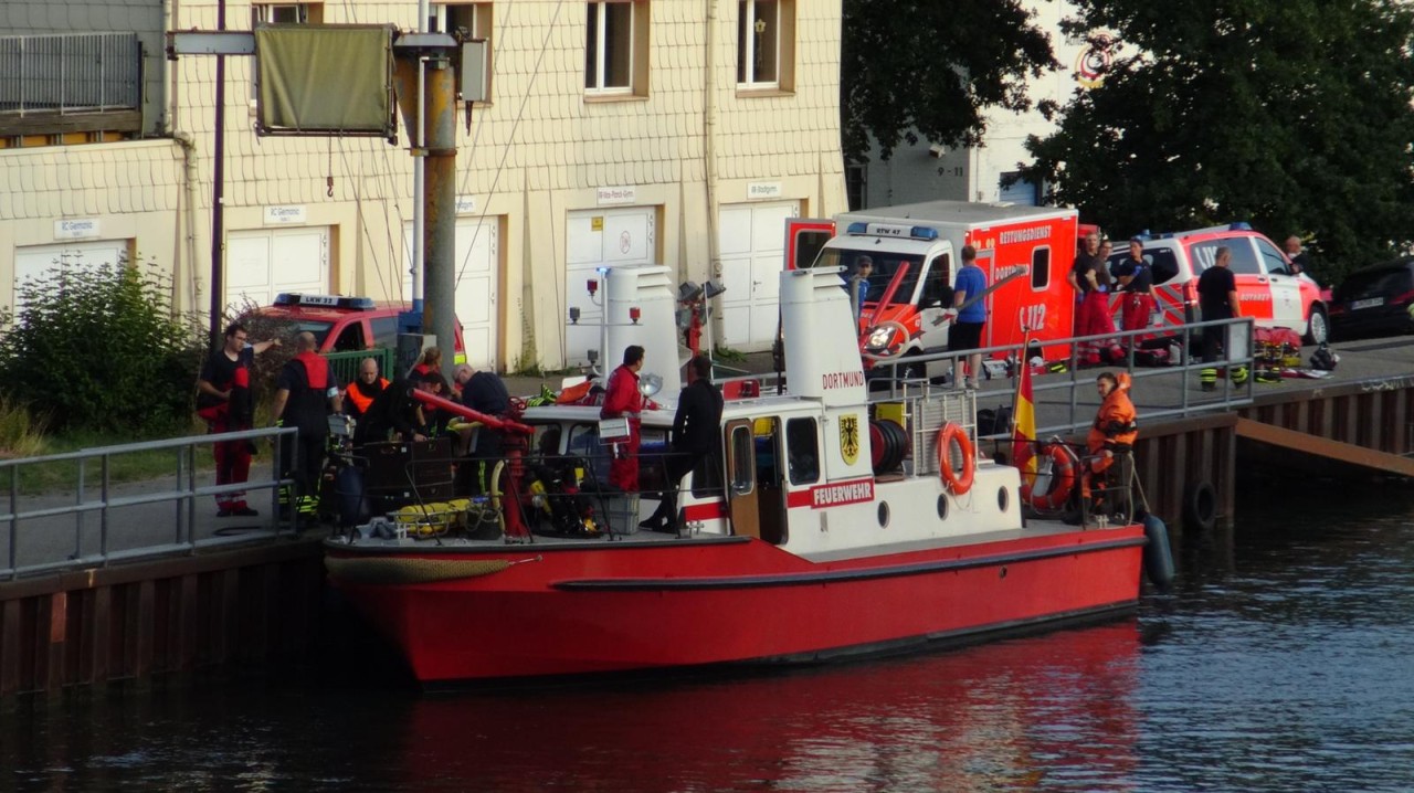 Großeinsatz in Dortmund: Im Hafen wurde eine Person als vermisst gemeldet. 