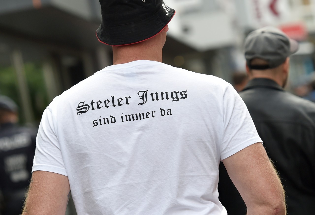 Die Polizei Essen steht nach einem Angriff der „Steeler Jungs“ in der Kritik. (Archivbild)