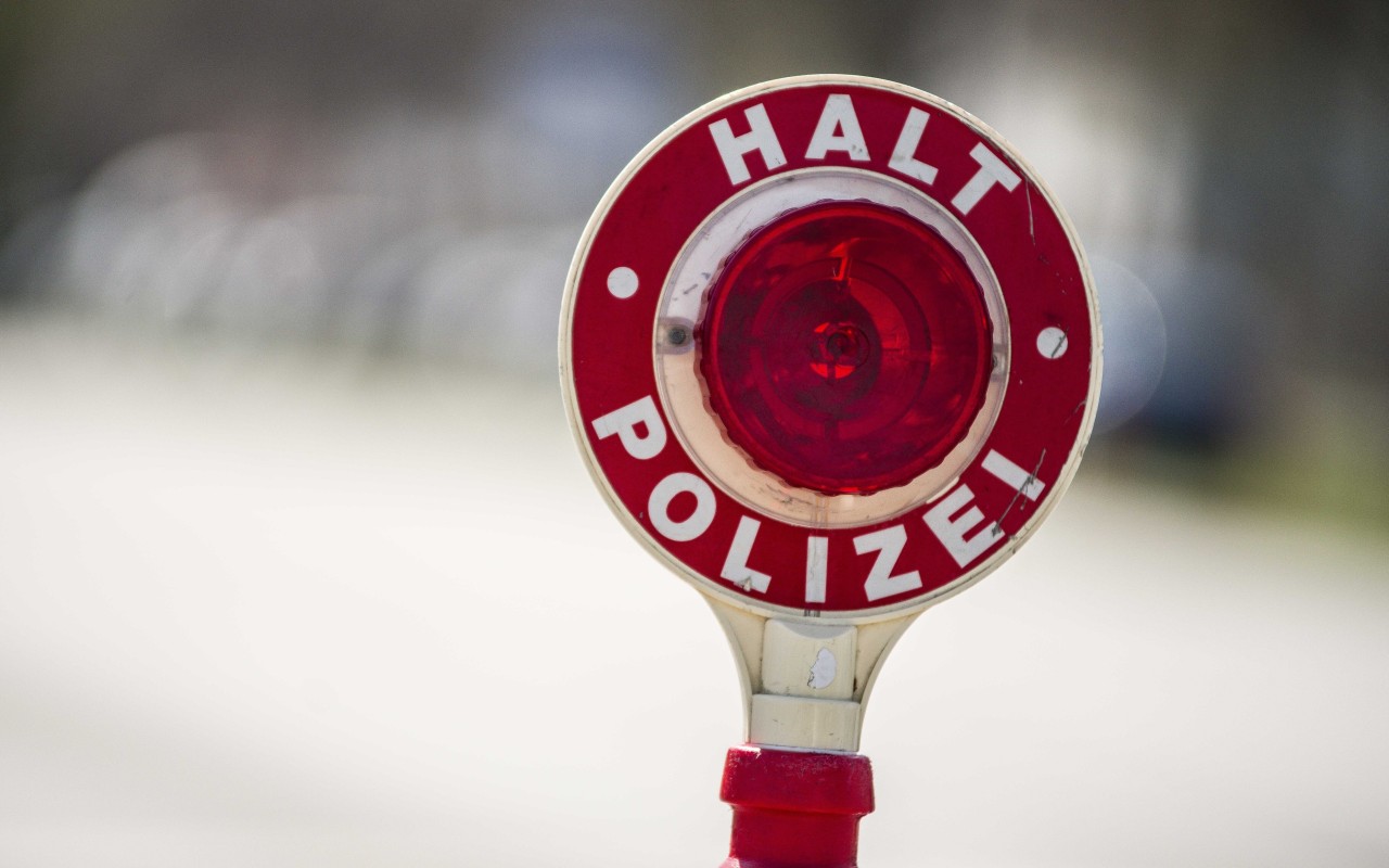 In Gelsenkirchen hat die Polizei einen Raser mit extrem hoher Geschwindigkeit erwischt. (Symbolbild)