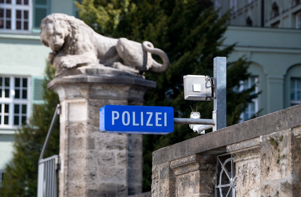 In München ermittelt die Polizei, nachdem eine Siebenjährige bei einem Unfall gestorben ist. (Symbolbild) 