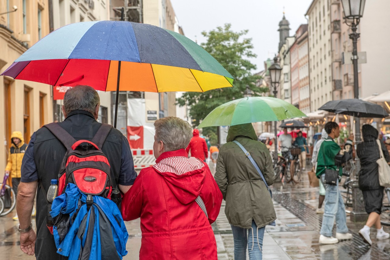 Das Wetter in NRW wird ziemlich düster in den nächsten Tagen. (Symbolbild)