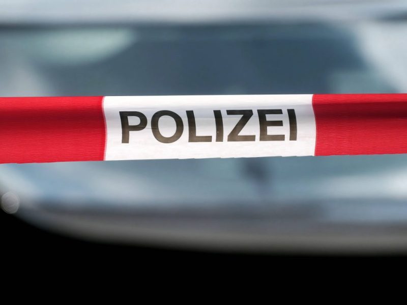 Brandenburg: Polizei sperrt Unfallort ab.