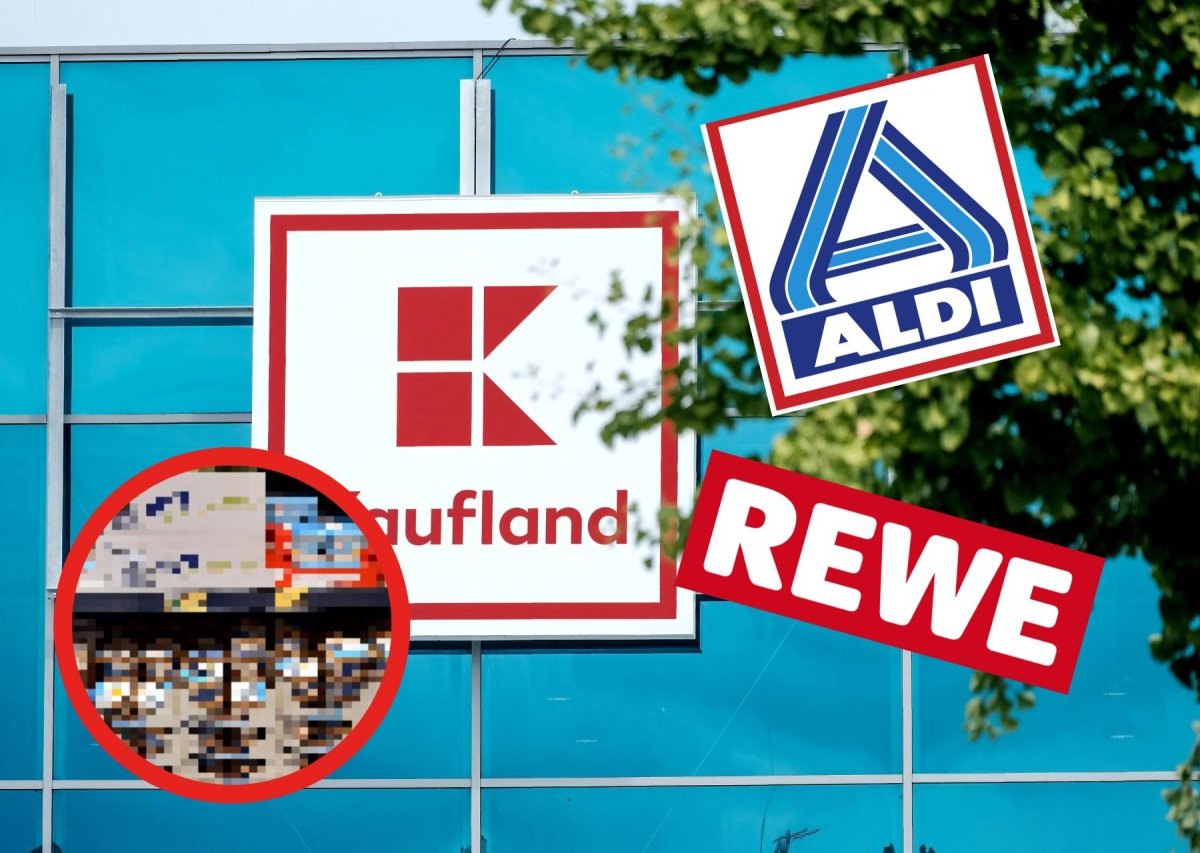 Die Logos von Kaufland, Aldi und Rewe prangen am blauem Hintergrund.