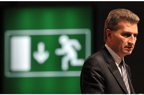 Ergeben bleibt EU-Kommissar, Günther Oettinger (CDU) zurück: Für eine Verlängerung um mehr als vier Jahre war in der EU-Kommission keine Mehrheit zu haben.