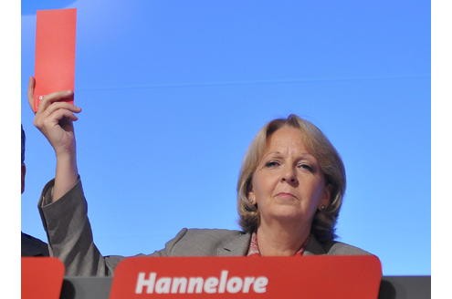 Rote Karte gab es dafür von NRW-Ministerpräsidentin Hannelore Kraft (SPD): Dieser Vorschlag ist nicht akzeptabel. Er würde betriebsbedingte Kündigungen in erheblicher Größenordnung zur Konsequenz haben.