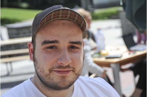 Malte (25), studiert Primarstufe (Grundschul-Lehramt): Eigentlich nervt mich gar nichts an der Uni. Ich hätte ganz gern Lehramt nach dem Bachelor-/Master-System studiert, aber das fängt ja erst im Herbst an. Das Verschulte fände ich gut.
