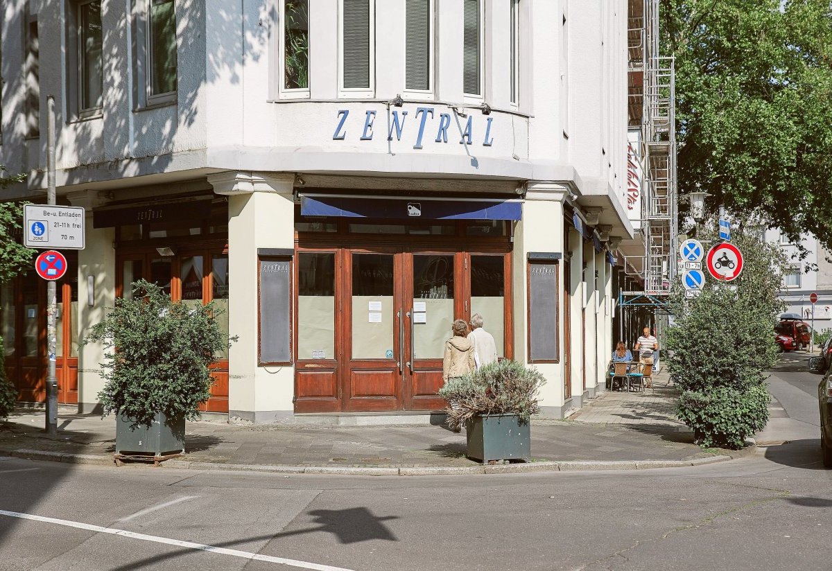 Caffe Zentral.jpg