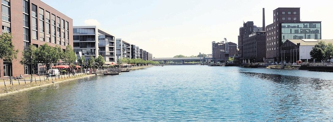 Das Becken im Duisburger Innenhafen--656x240.jpg