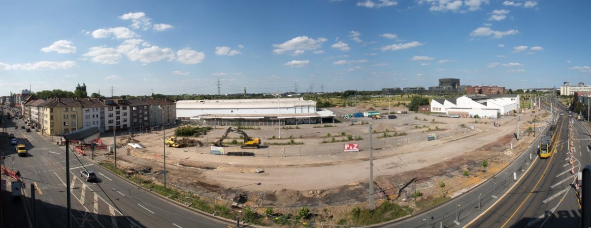 Der ehemaliger Real-Markt an der Altendorfer Straße.jpg